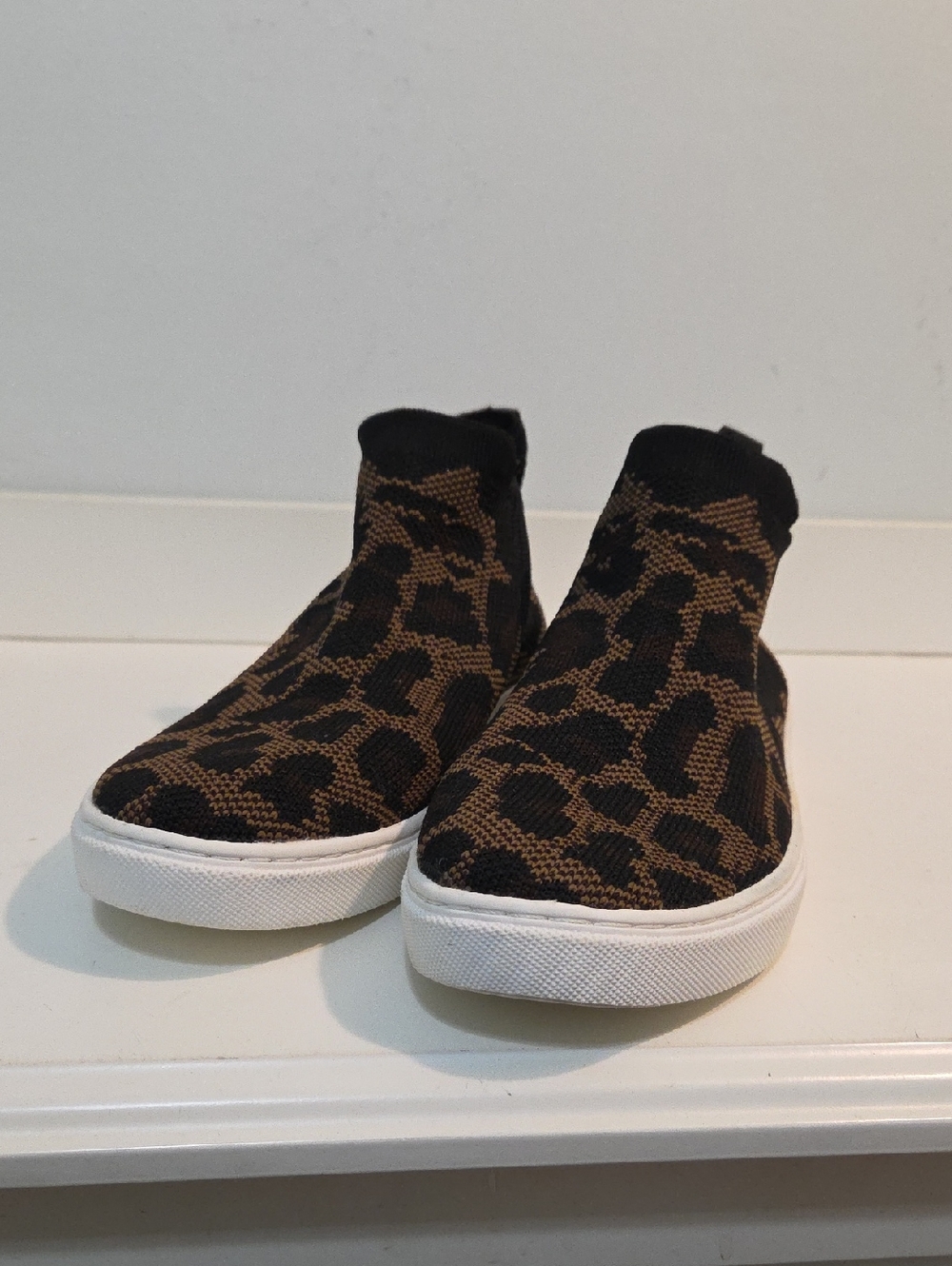 Womens Kelly & Kate Leopard Print Fabric Slip-On Sneakers - Brown/Black NEW